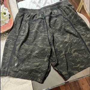 Lululemon men’s XL